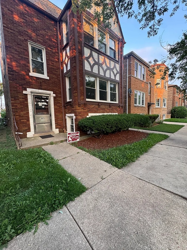 Building Photo - 1623 Oak Park Ave Unit 2