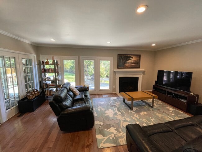 Building Photo - 10012 Beacon Pond Ln