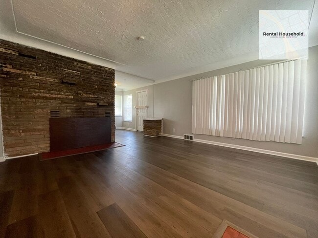 Photo - Beautiful 3 Bedroom Ranch~ Corner Lot!