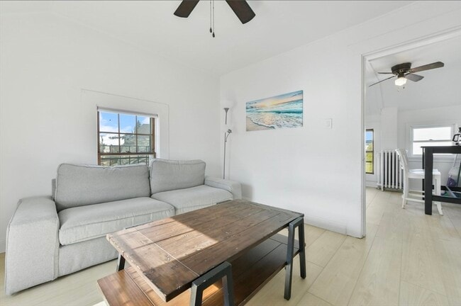 Photo - 23 Tafts Ave Unidad 2