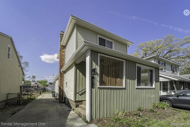 Photo - 575 E Drayton St
