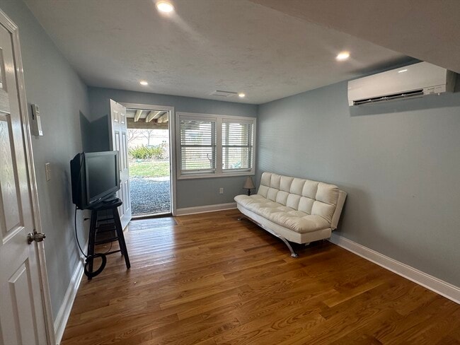 Building Photo - 20 State Park Rd Unit 2