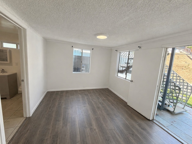 Photo - 1041 Geraghty Ave Unit lower