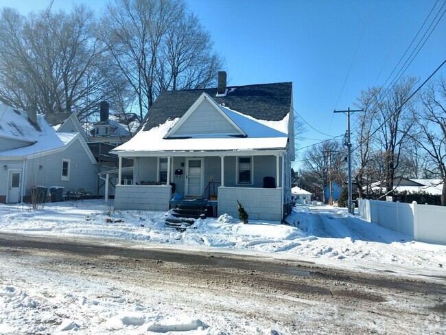 Building Photo - 4Bedroom/2bathroom Rental