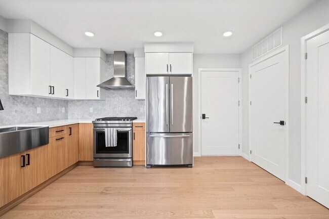 Photo - 457 W Broadway Unit 301
