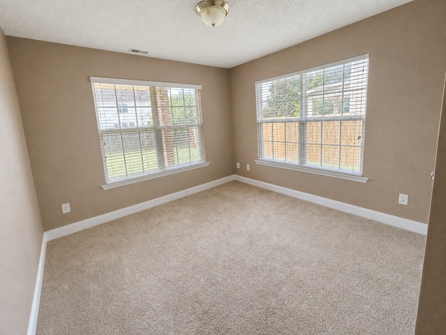 Photo - 229 Shadow Ct SW