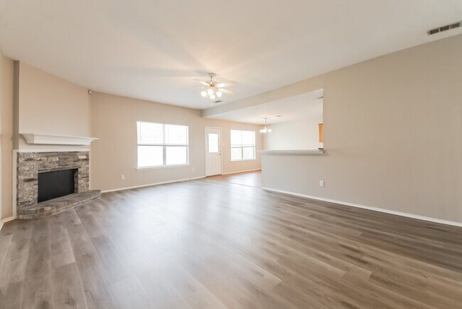 Photo - 302 S Chestnut St