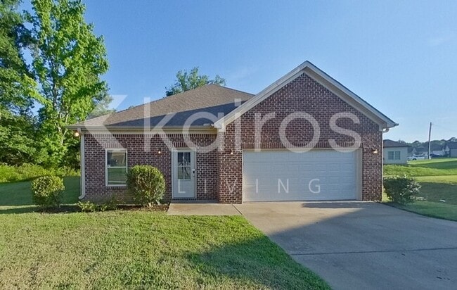 Building Photo - 655 White Oak Cir