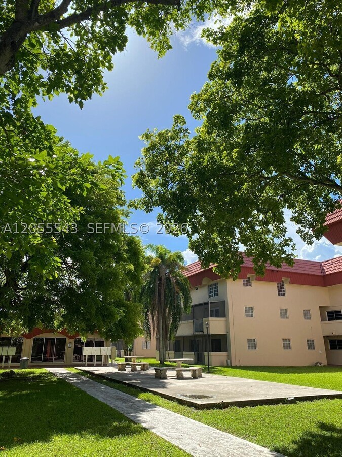 Photo - 10901 N Kendall Dr Unit 210