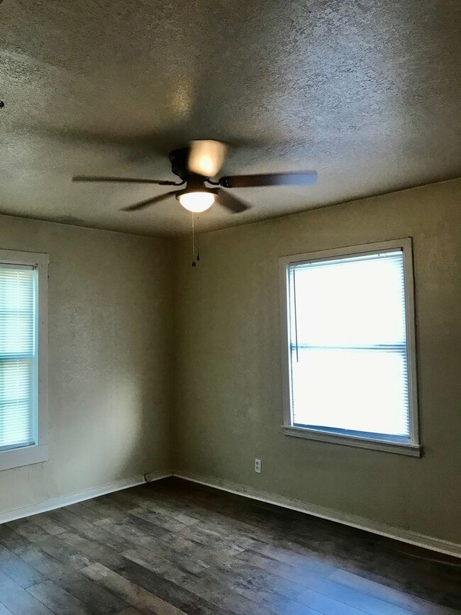 Photo - Cute 2 bed, 1 bath, 1 car garage in North Amarillo!