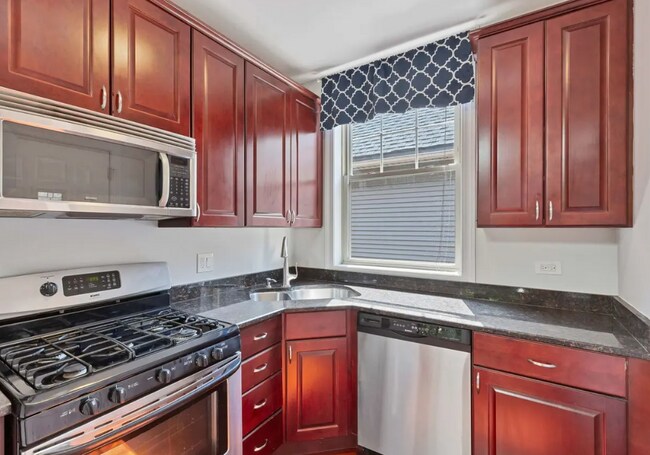 Photo - 3846 N Lamon Ave Unidad 2