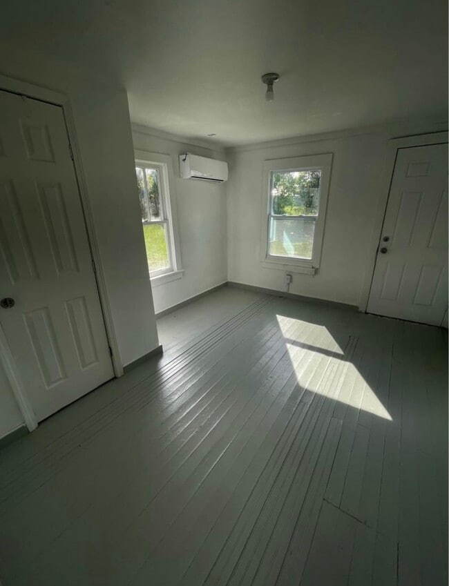 Building Photo - 309 College Ave Rental