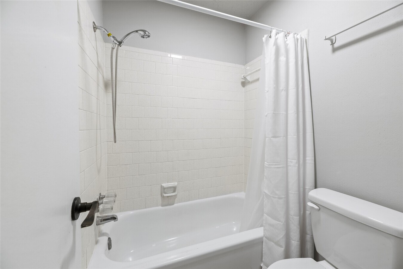 Photo - 17114 Banchory Ave