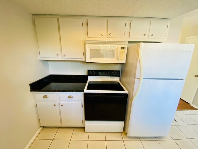 Photo - 100 Du Rhu Dr