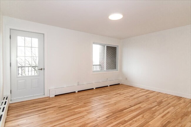 Photo - 3300 rue de la Monnerie Unit 4