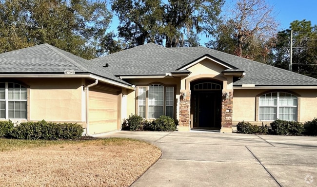 Building Photo - Large 3BD/2BA |Quiet Setting | Fenced Yard Rental