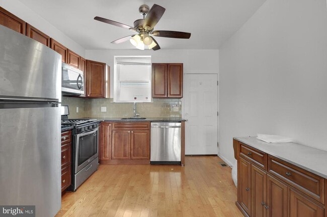 Photo - 2215 S Hicks St