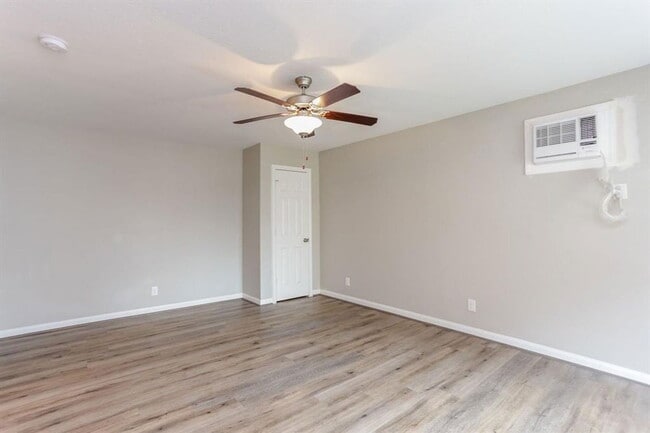 Photo - 808 W Main St Unidad 3