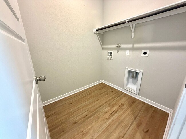 Photo - Amanda Park Duplex 3/2 off Potranco