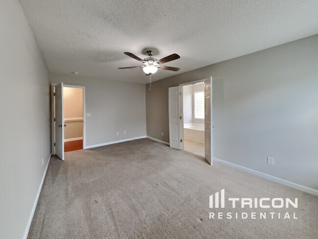 Photo - 25 Newbury Dr