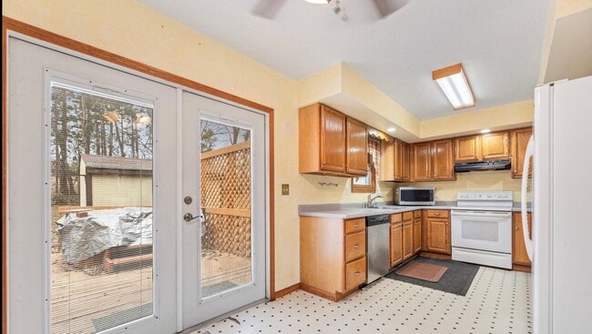 Photo - 21923 Fleming Ave