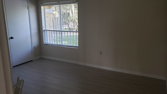 Photo - 2321 NW 33rd St Unidad Corner