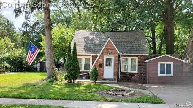 Building Photo - 21612 Harper Lake Ave Rental