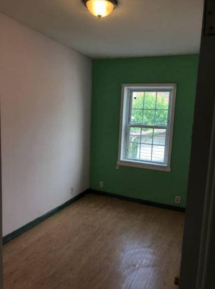 Photo - 43-75-75 163rd St