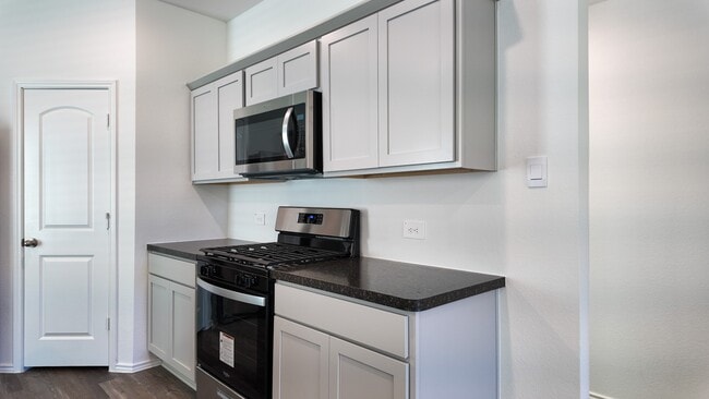 Photo - 6115 Grove Of Pnes St