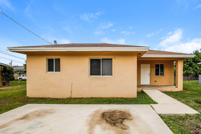 Photo - 11239 SW 220th St Casa