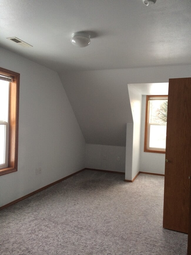 Photo - 4 Bd/2.5 Ba located on Pioneer Hill!