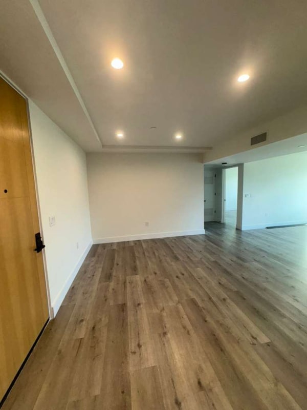Building Photo - 5923 Laurel Canyon Blvd Unit 401