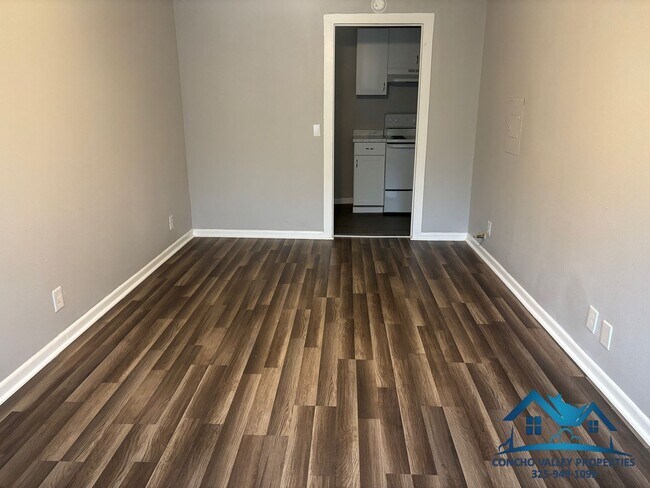 Photo - For Rent - 1 Bed/ 1 Bath Garage Apt - 1418 1/2 S Van Buren