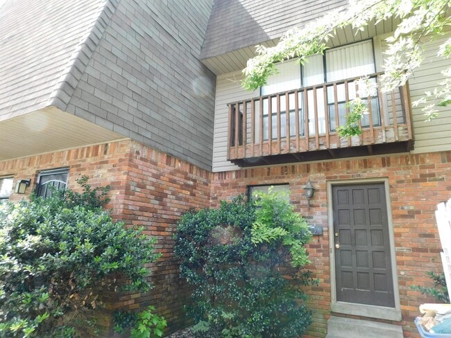 Building Photo - 2203 Fendley Dr Rental