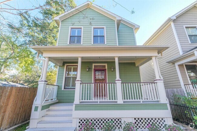 Building Photo - 1045 W 16th St Rental