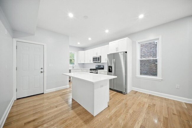 Photo - 155 Wellington Hill St Unidad 2