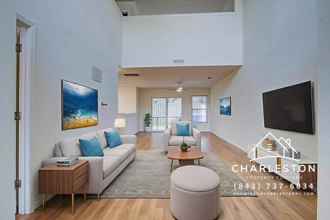 Photo - 2425 Scholar Ln