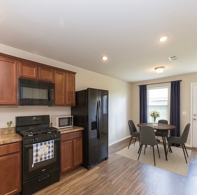 Photo - 2703 Summer Ln