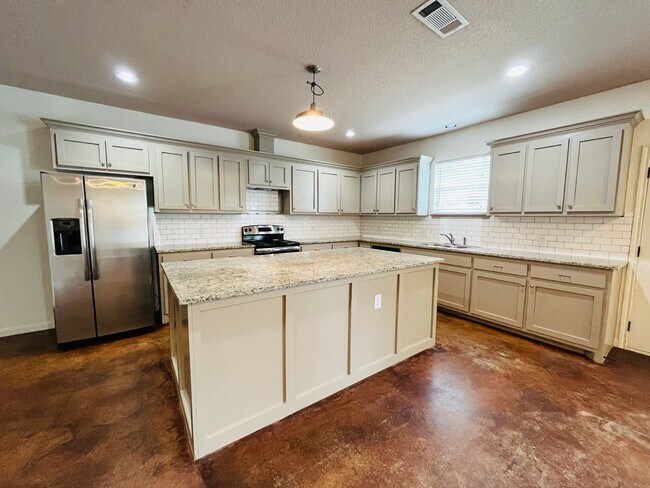 2801 Sandage Ave