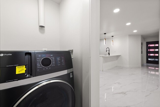 Photo - DC1026 Unit B