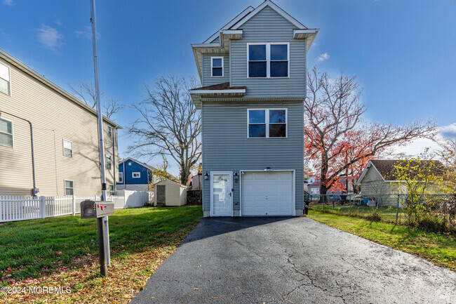 Building Photo - 42 Jahn St Rental