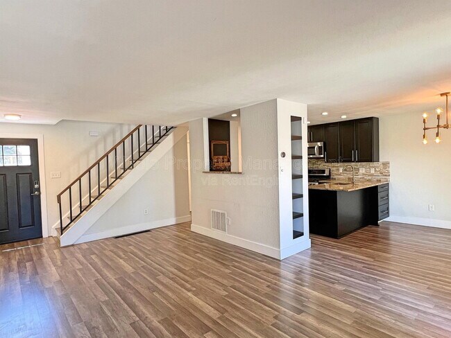 Photo - 3032 S Macon Cir