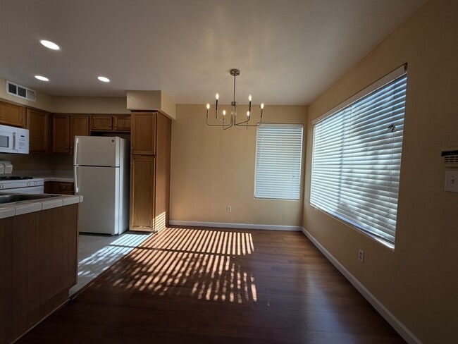 Photo - 4955 S Lindell Rd