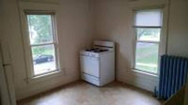 Photo - Charming 2-Bedroom Apartment in Cedar Falls – Great Location!