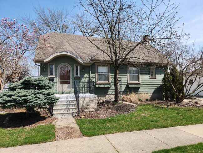 4 Bedrooms, Endless Charm and Steps from D... - 4 Bedrooms, Endless Charm and Steps from D... Casa