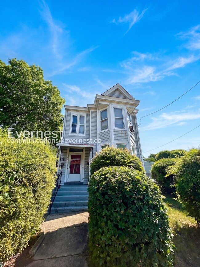 Photo - 2016 Fairmount Ave Unit Apt 2