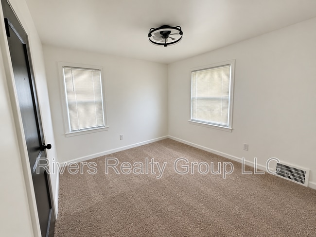 Photo - 18421 Shaftsbury Ave