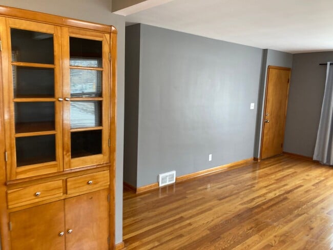 Photo - 6099 Ridge Rd Unit 6099 Ridge Rd Lower