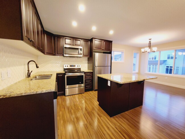 Photo - 446 Allard Blvd SW