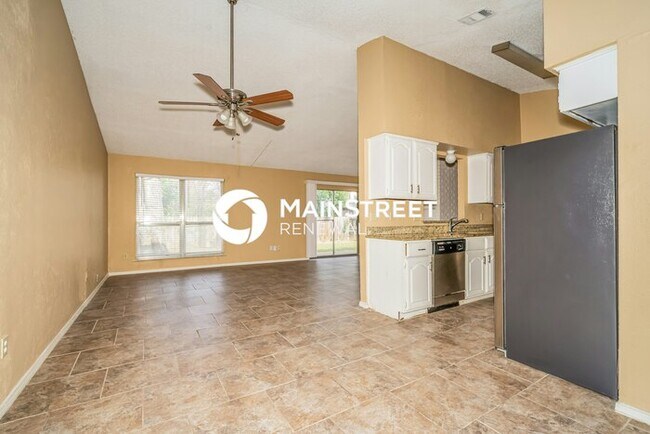 Photo - 3 Bedroom Pet-Friendly Home in Garland, TX...